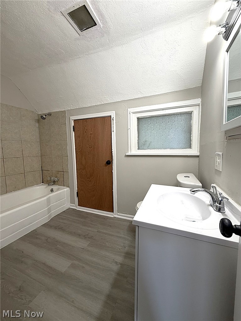 12516 Cornado Avenue Cleveland OH 44108