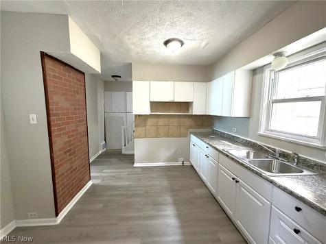 12516 Cornado Avenue Cleveland OH 44108