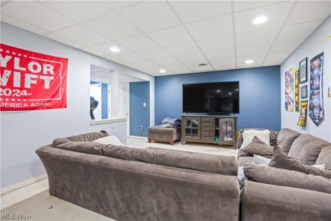 809 Adam Run Drive Cuyahoga Falls OH 44223