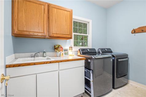 809 Adam Run Drive Cuyahoga Falls OH 44223