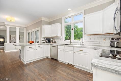 809 Adam Run Drive Cuyahoga Falls OH 44223