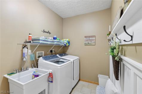 1250 Orchard Glen Drive Amherst OH 44001