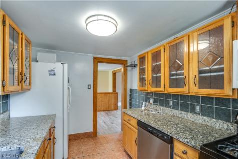 2718 Northland Street Cuyahoga Falls OH 44221