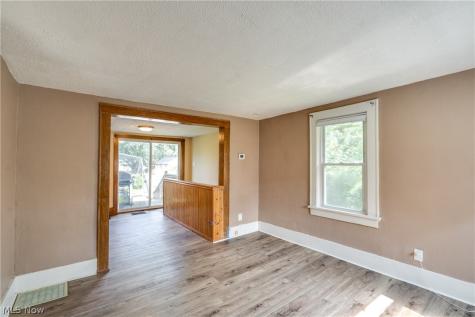 2718 Northland Street Cuyahoga Falls OH 44221