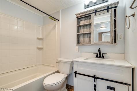 2718 Northland Street Cuyahoga Falls OH 44221