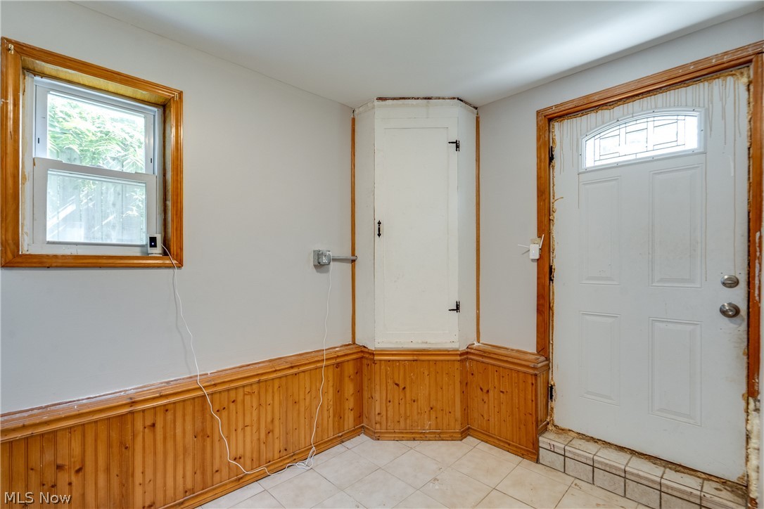 2718 Northland Street Cuyahoga Falls OH 44221