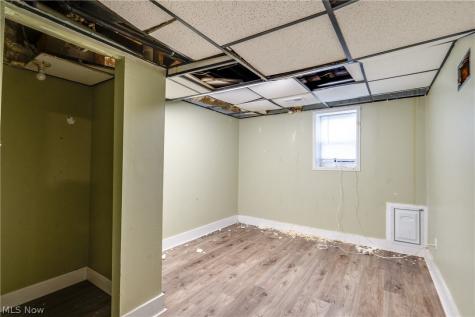 2718 Northland Street Cuyahoga Falls OH 44221