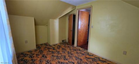 10017 W Ridgewood Drive Parma Heights OH 44130