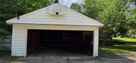 10017 W Ridgewood Drive Parma Heights OH 44130