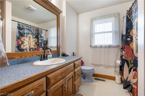 6468 Yost Street NW Canton OH 44718