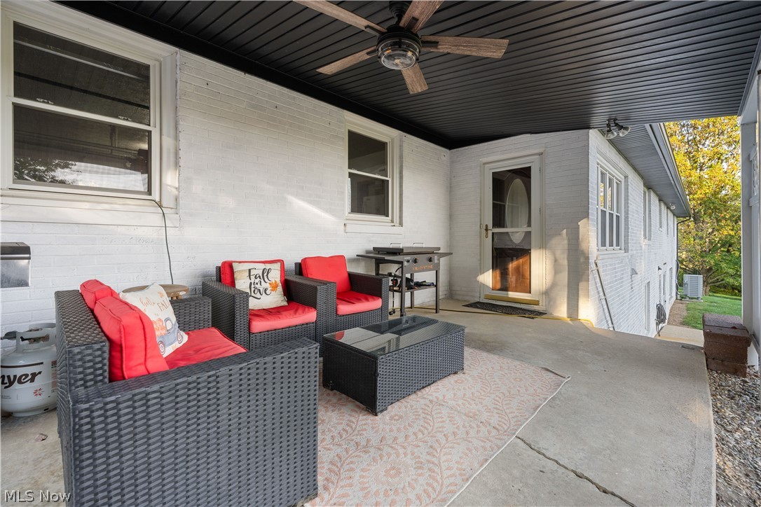 6468 Yost Street NW Canton OH 44718
