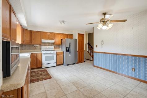 16331 Canterbury Drive Strongsville OH 44136