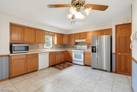 16331 Canterbury Drive Strongsville OH 44136