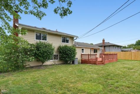 16331 Canterbury Drive Strongsville OH 44136