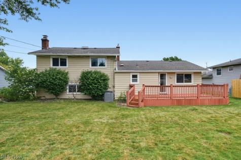 16331 Canterbury Drive Strongsville OH 44136