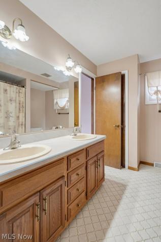 16331 Canterbury Drive Strongsville OH 44136