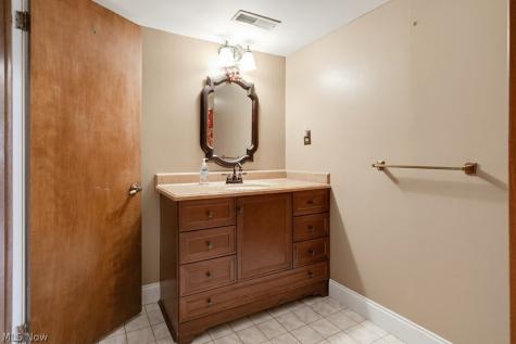 16331 Canterbury Drive Strongsville OH 44136