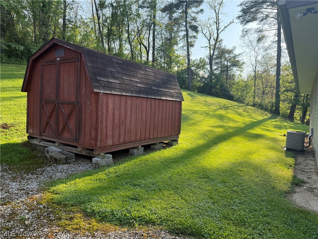 1182 Potts Lane Zanesville OH 43701