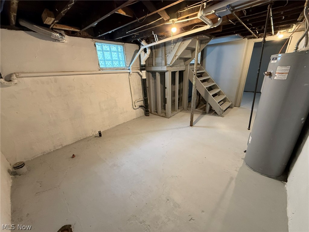 728 Oak Street NW New Philadelphia OH 44663