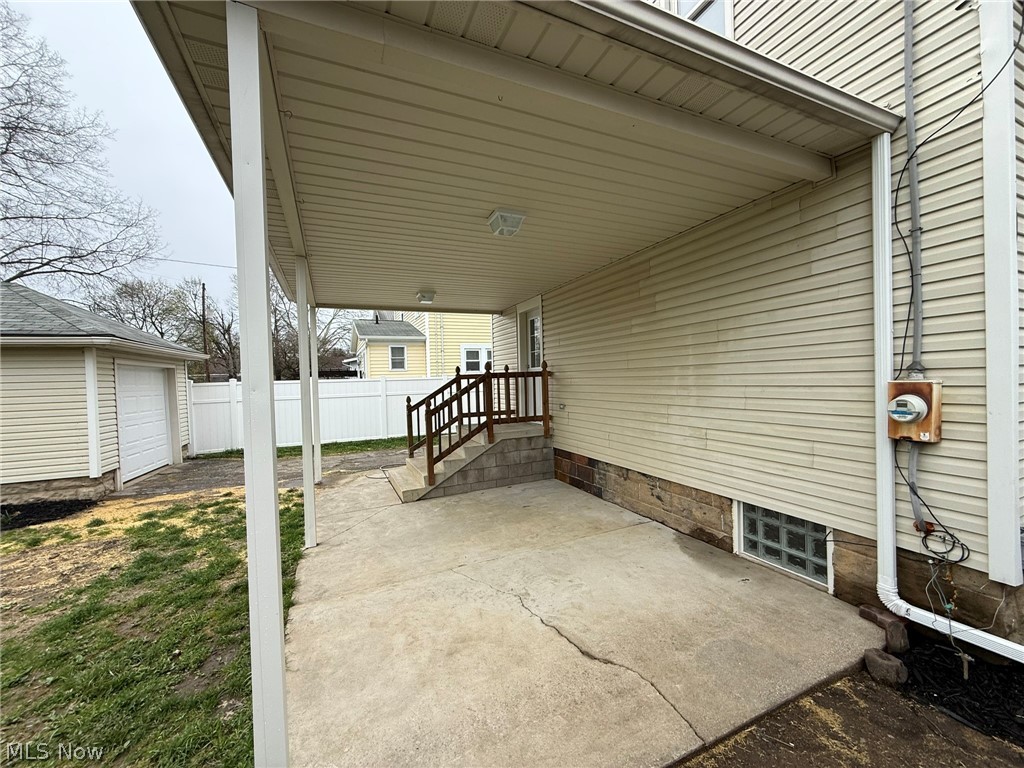 728 Oak Street NW New Philadelphia OH 44663