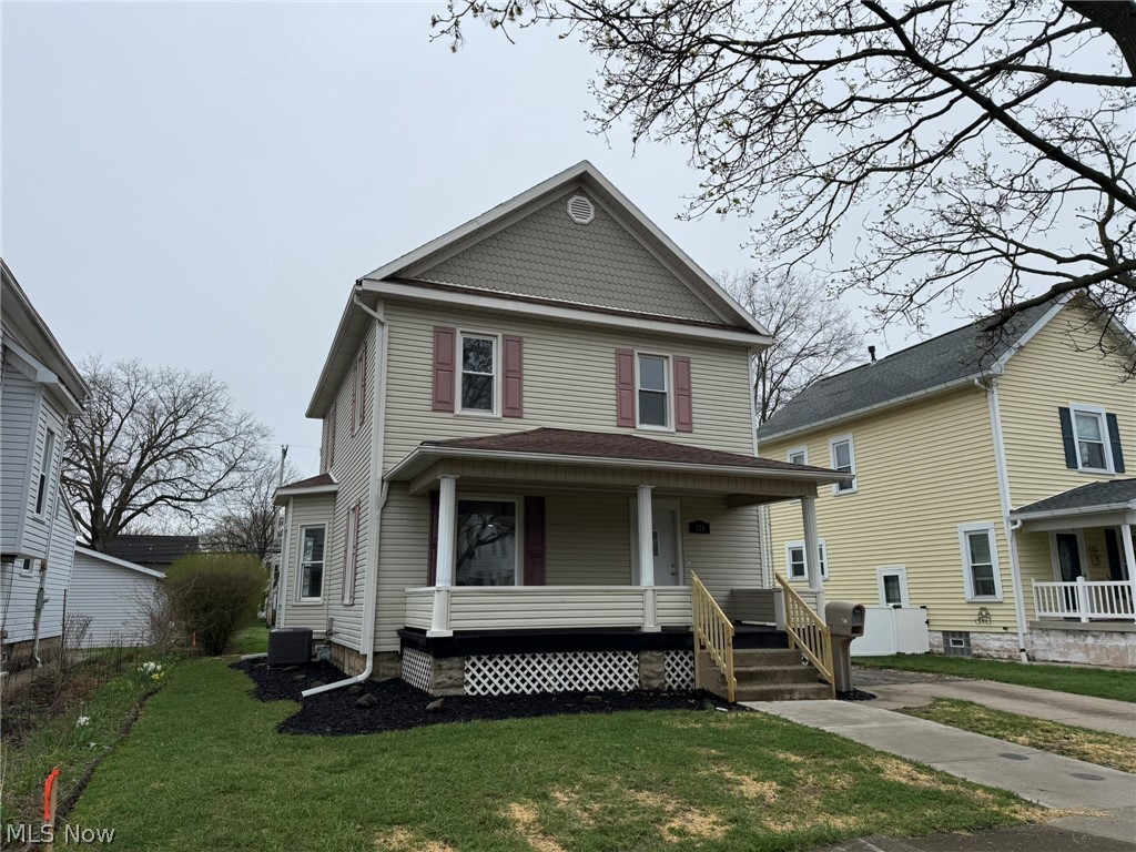 728 Oak Street NW New Philadelphia OH 44663