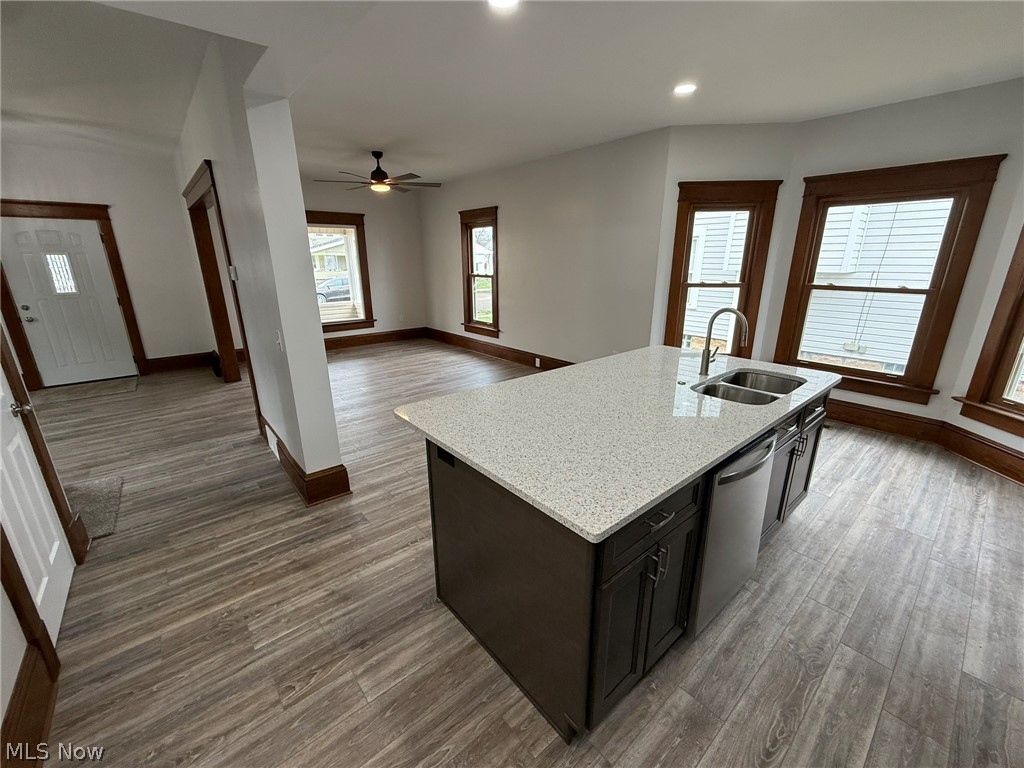 728 Oak Street NW New Philadelphia OH 44663