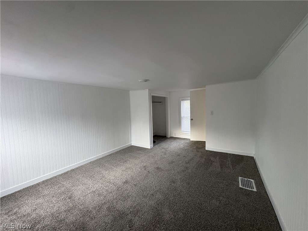 210 W 3rd Street Uhrichsville OH 44683