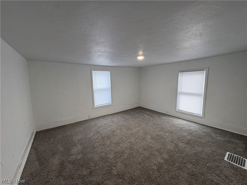 210 W 3rd Street Uhrichsville OH 44683