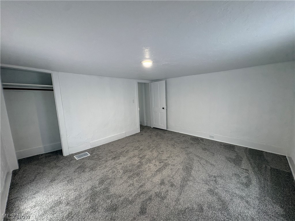 210 W 3rd Street Uhrichsville OH 44683