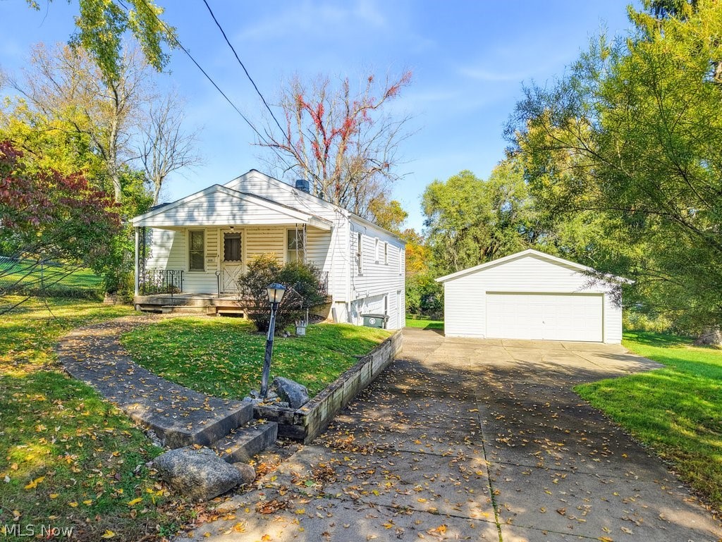 2417 Kermit Avenue Akron OH 44305