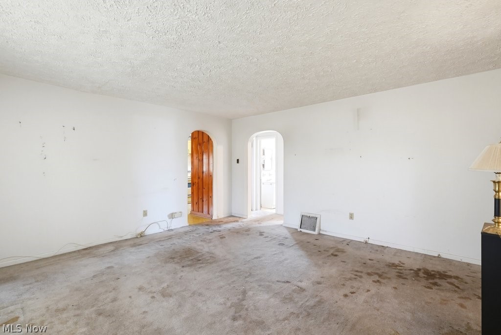 2417 Kermit Avenue Akron OH 44305