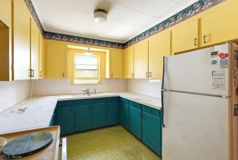 2417 Kermit Avenue Akron OH 44305