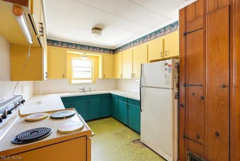 2417 Kermit Avenue Akron OH 44305