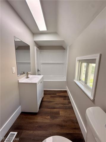 339 Columbus Street Elyria OH 44035