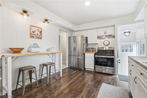 7308 Hacienda Drive Parma OH 44130