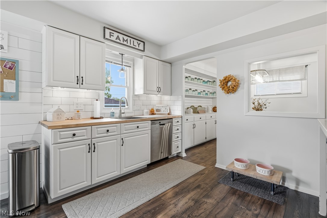 7308 Hacienda Drive Parma OH 44130