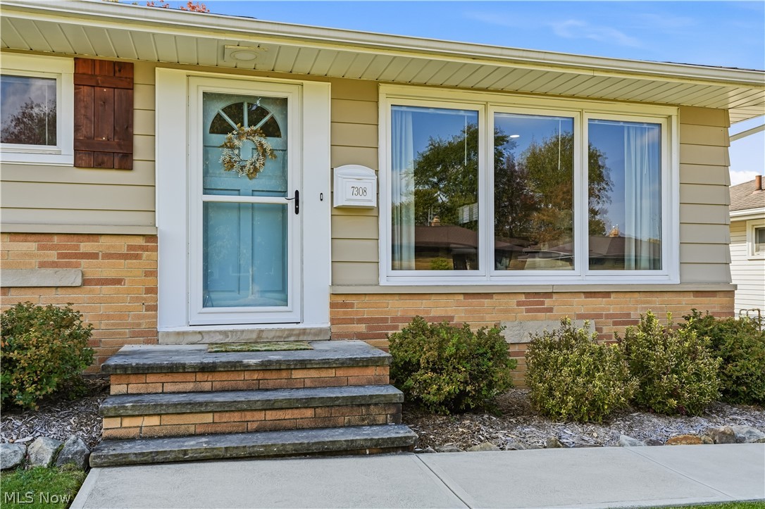 7308 Hacienda Drive Parma OH 44130