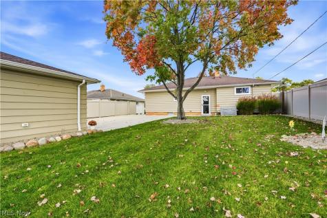 7308 Hacienda Drive Parma OH 44130