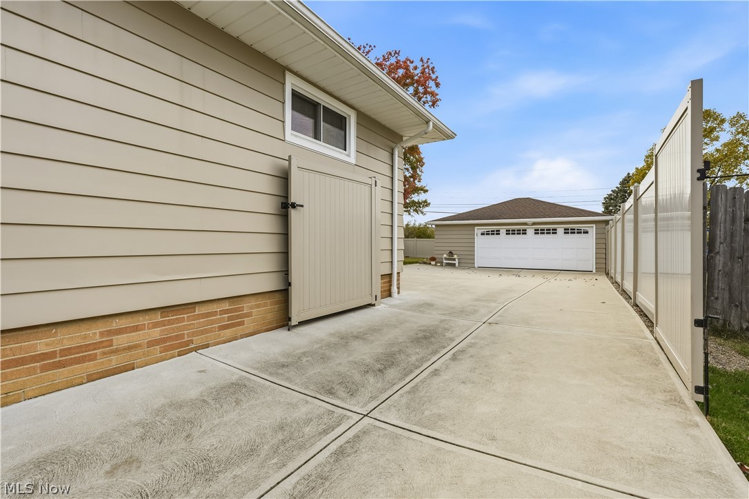 7308 Hacienda Drive Parma OH 44130