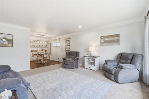7308 Hacienda Drive Parma OH 44130