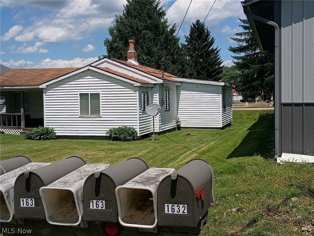 1641 Roanoke Avenue Uhrichsville OH 44683