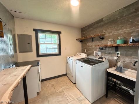 758 E 348th Street Eastlake OH 44095