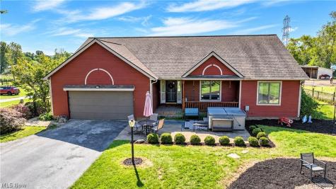 18 Manning Road Mogadore OH 44260