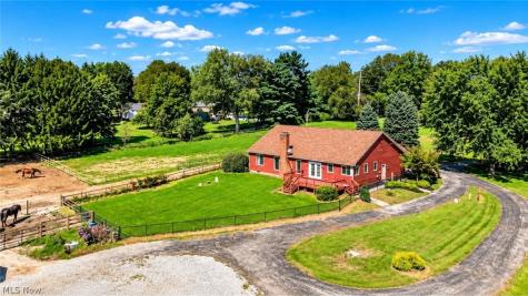 18 Manning Road Mogadore OH 44260