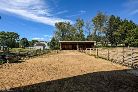 18 Manning Road Mogadore OH 44260