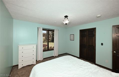18 Manning Road Mogadore OH 44260