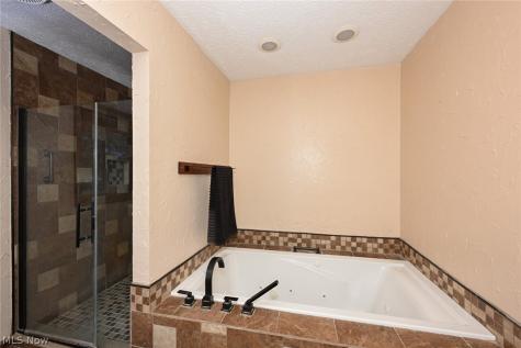 18 Manning Road Mogadore OH 44260