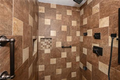 18 Manning Road Mogadore OH 44260