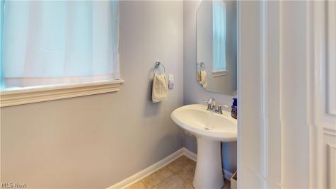 5133 W 7th Street Brooklyn Heights OH 44131