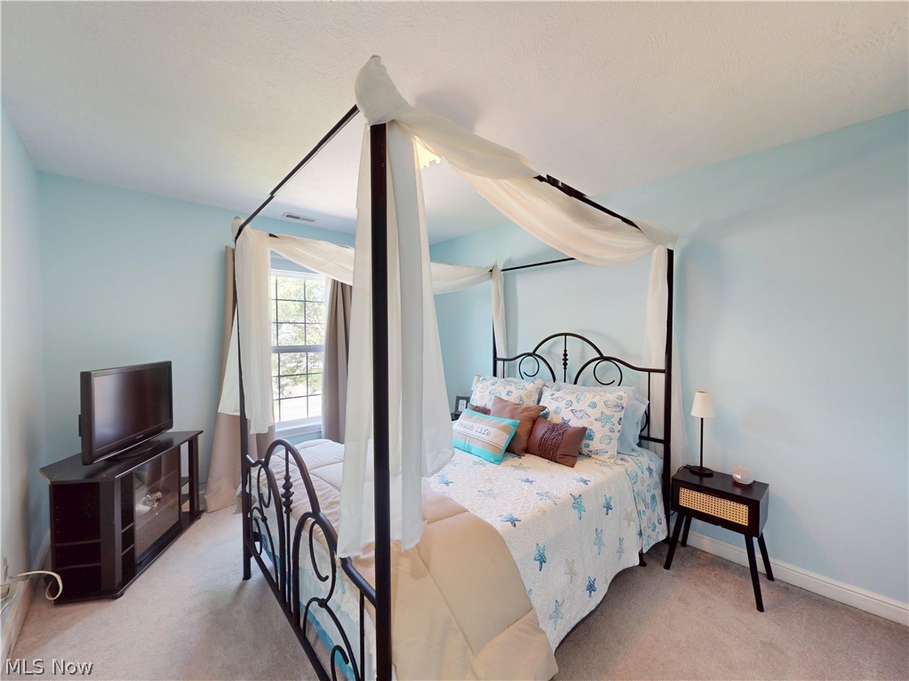 5133 W 7th Street Brooklyn Heights OH 44131